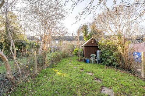 Douglas Avenue, E17