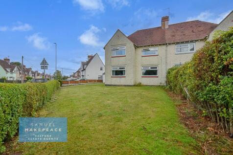 Three Bedroom Semi-Detached Property on Generous
