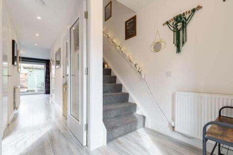 3 bed, 1 bath End of Terrace in Leeds - Photo 9