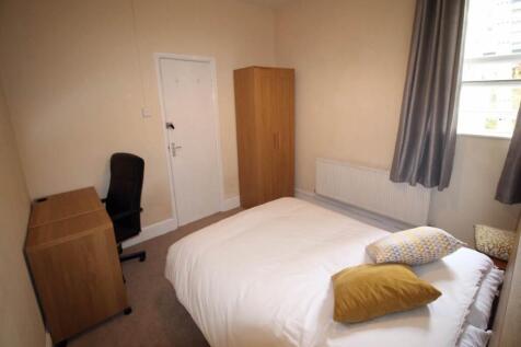 2 Bedroom Flat in LL57 2SG