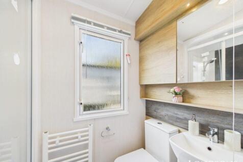 Cam02173g0 Pr0279 Still051