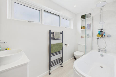 CAM04968G0-PR0044-STILL016