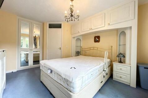 Bedroom 1 (1)