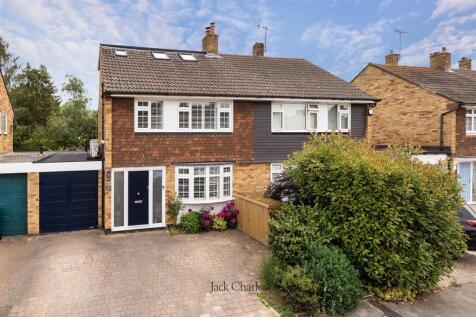 8 Ashden Walk, TN10 3RL 001.jpg