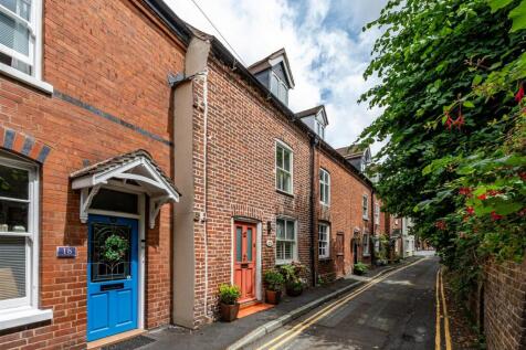 17 St Leonards Close-external2.jpg