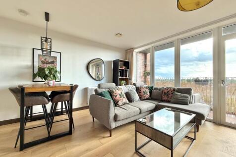 Living/Dining Area Continued