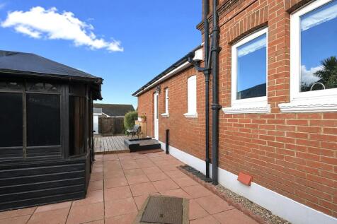 SidePatio.jpg