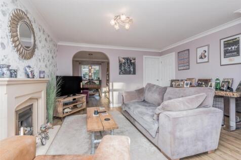 Living Room: