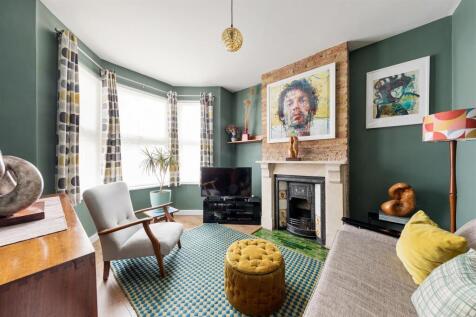 Nine Acres Close, E12