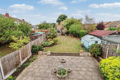 4 TIDWORTH AVENUE outside.jpg
