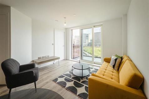 Available July| One Double Bedroom / One Bathroom | 6th Floor | Private Balcony | Minutes from City Centre| Zero-Deposit Available |