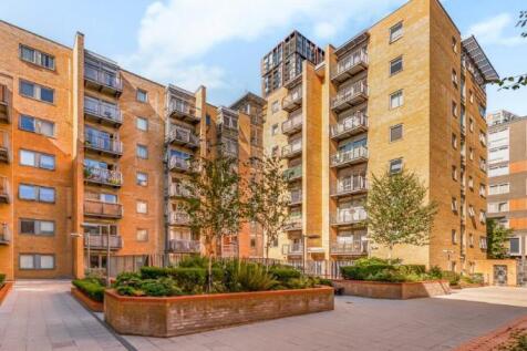 David Mews This well maintained one double bedroom apartment which offers approximately 500 sqft of internal living space. The apartment comprises of a spacious lounge, a quality fitted kitchen which.