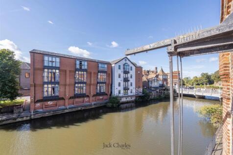 5 Ronnies Wharf, TN9 1EX 005.jpg