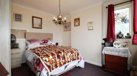 Dining Room/Bedroom 4