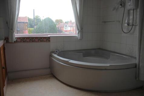 2 bed, 1 bath Detached in Manchester - Photo 11