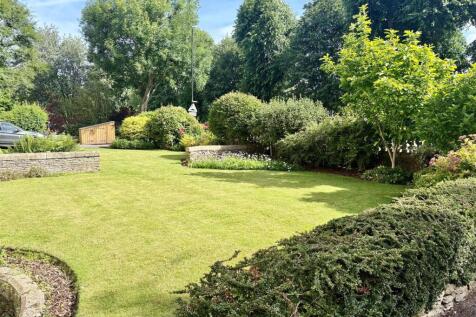 Front Garden.jpg