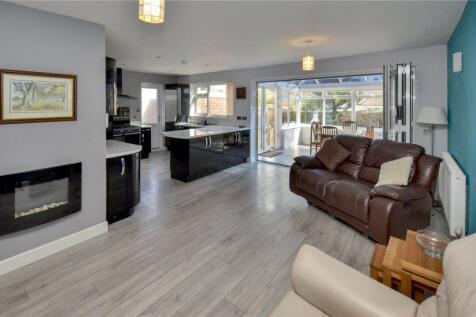 Living/Kitchen Room