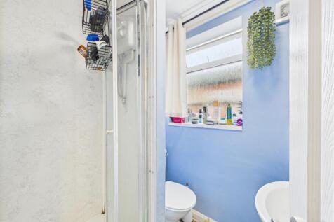 Flat1 - Shower Room