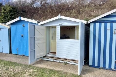 BEACH HUT