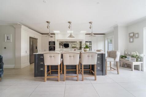 CEDAR WALK, 13B, RUFFETT WOOD HOUSE  (2).jpg