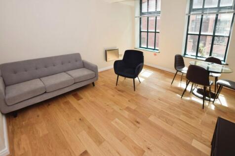 DEPOSIT FREE OPTION AVAILABLE | AVAILABLE 7TH AUGUST | FULLY FURNISHED | DUPLEX | BILLS PACKAGE AVAILABLE FOR STUDENTS AT ADDITIONAL COST Jewel House is a converted development in the heart of the Nor