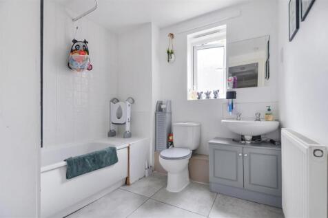 bathroom (1).jpg