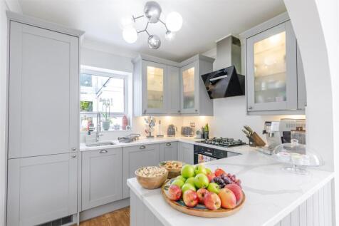Kitchen 1.jpg