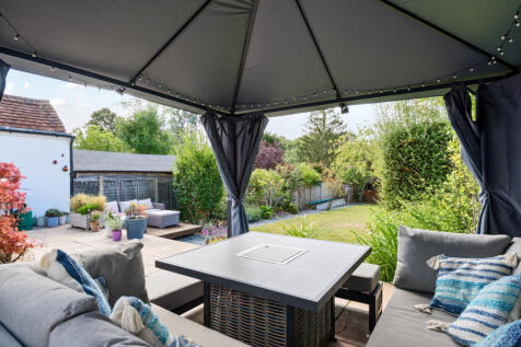 1348813-11-68bed6...