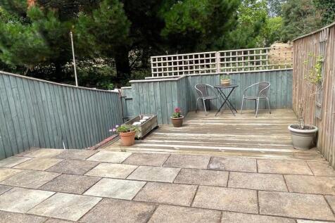 Decked & Paved Rear Garden