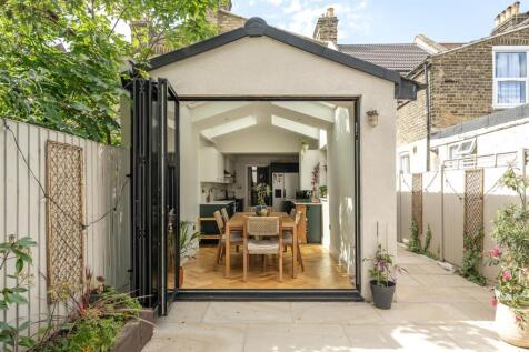Devonshire Close, E15