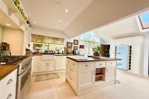 Kitchen 3.jpg