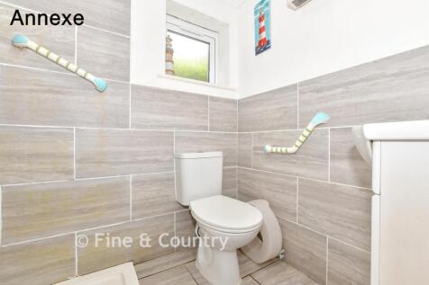 Annexe En-Suite Shower Room