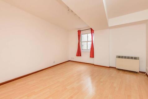 1 bed, 1 bath Flat in Edinburgh - Photo 2