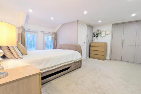 PXL_20251127_111358240.MP~2