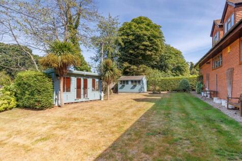 Garden, Summer House & Workshop