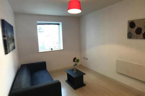 One bedroom apartment, double bedroom with fitted wardrobe, open plan kitchen and living room, large bathroom with shower over bath. Concierge on site. Managed by PLACES Birmingham