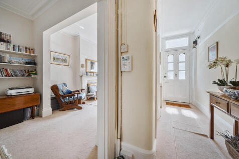 1316413-3-685accd...