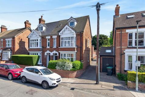 Flat3-65FosterHillRdWeb01.jpg