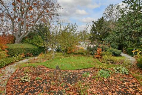 5 bed, 3 bath Detached in Sheffield - Photo 25