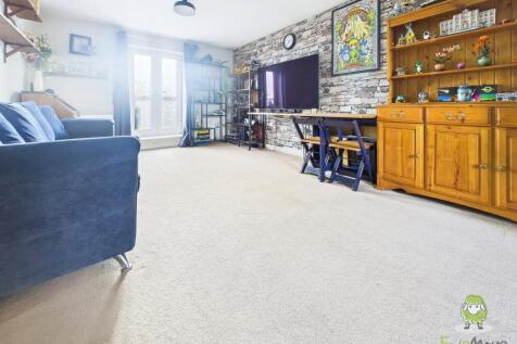 CAM01543G0-PR0151-STILL008