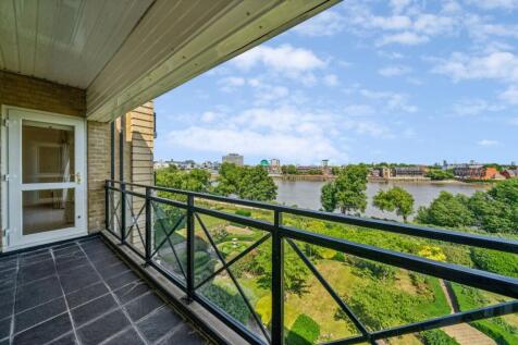 Balcony 1/River View