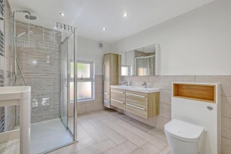 4 bed, 2 bath House in bath - Photo 13