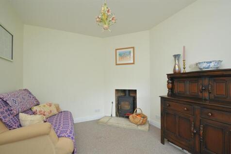 resizedSittingRoom1.jpg