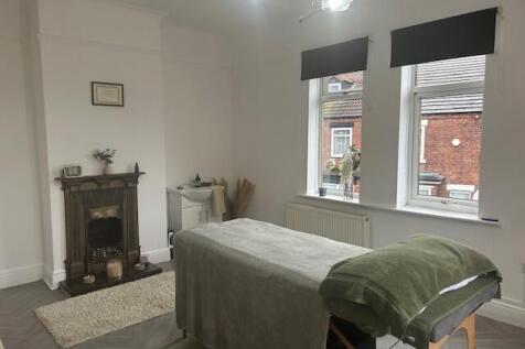 Commercial Property to rent in pontefract