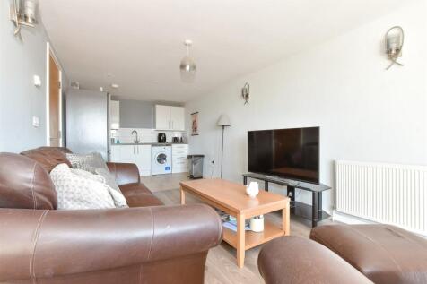 Lounge /Dining Area