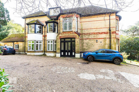 2 Bedroom Flat in BH2 6NQ