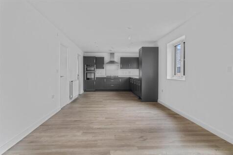 Kitchen/ Dining Area