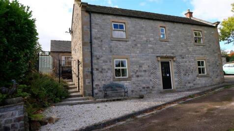 Front of the home.jpg