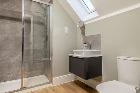 The Lincoln 3 shower room
