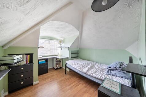 Baldwins Lane - Loft room.jpg